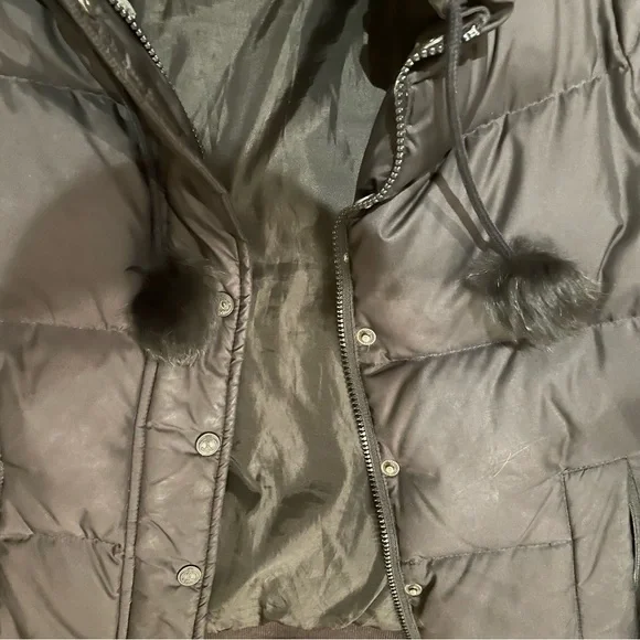 2000s Black Juicy Couture Puffer Jacket with Pom Poms - Picture 5 of 5